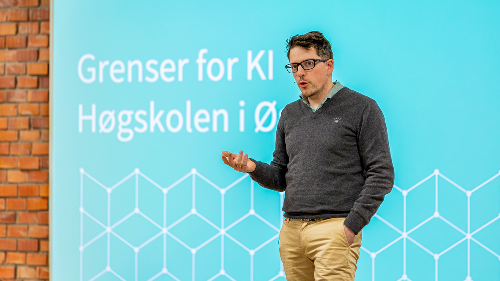Sondre Lindahl presenterer grenser for KI