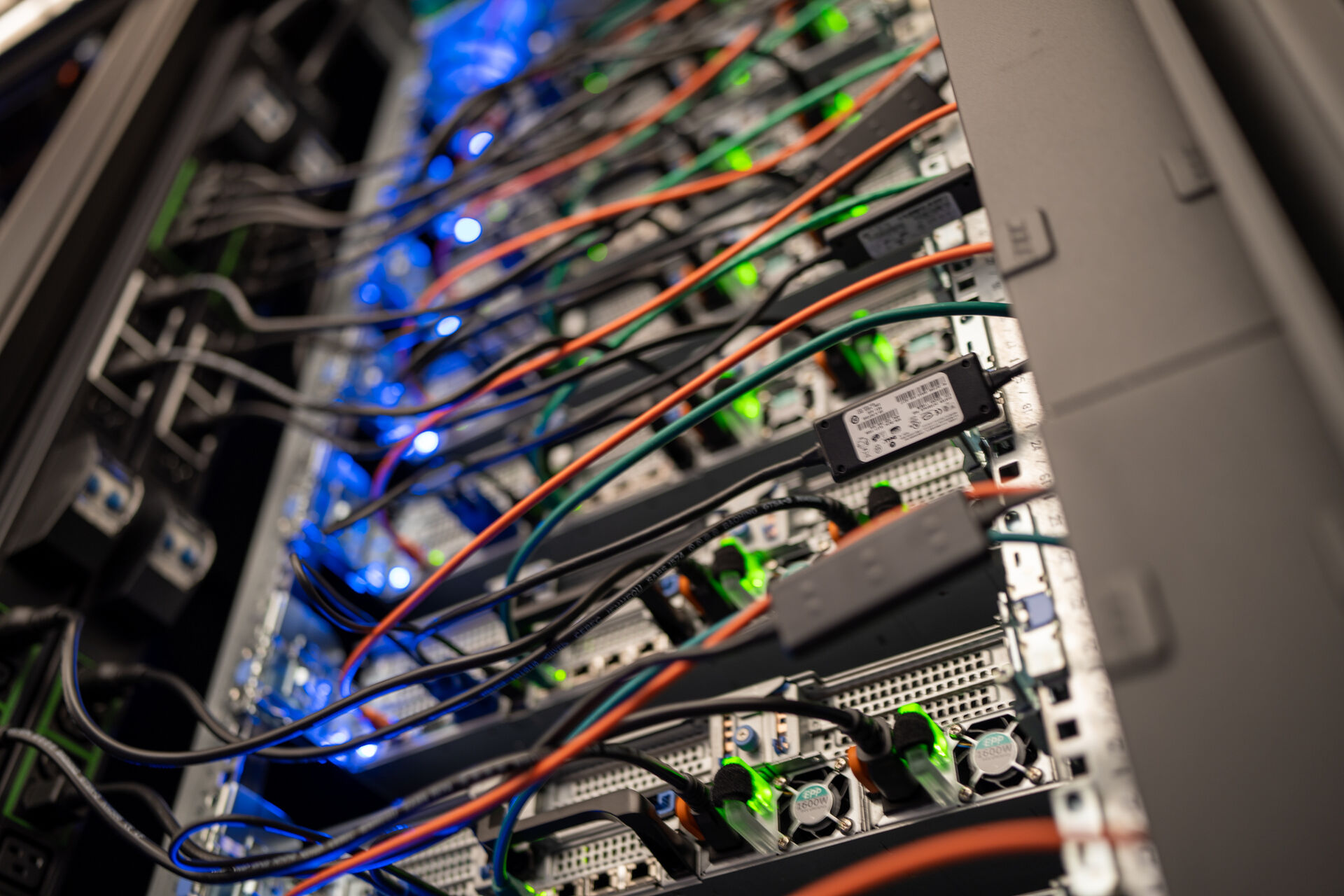Servere i serverrommet