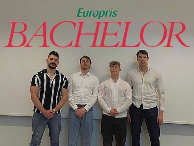 Gruppebilde av fire studenter