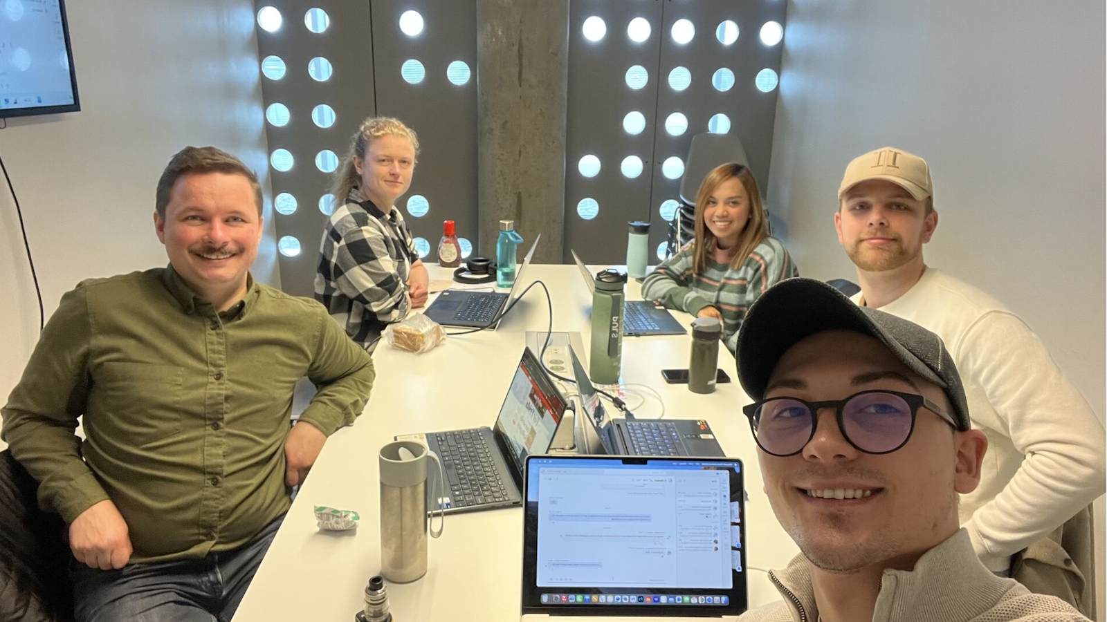Lars Kristian Olsen, Binna Aasestad, Rachel Medina Husanovic, Kristian Høvik og Ivo Eilertsen.
