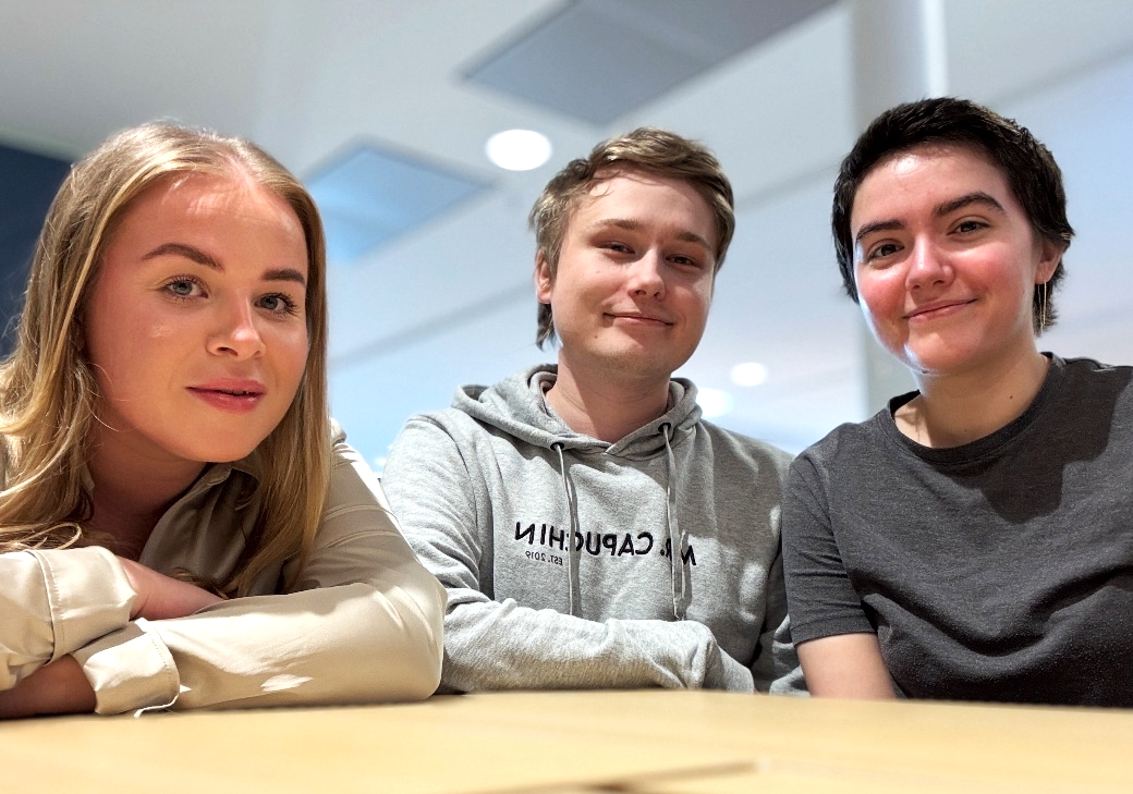 Fra venstre mot høyre: Kamilla Suzanne Lind Bertheussen, Fredrik Ellefsen Monsøy, Charis Tinashe Mari Barneveld Schille