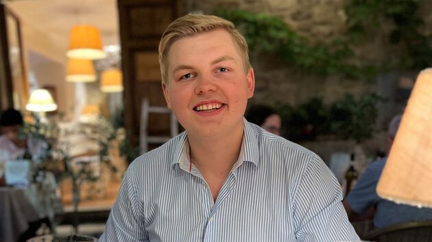 Bildet viser Fredrik Bjørnerud, student i internasjonal kommunikasjon ved HiØ