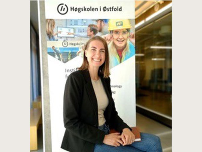 Bilde av Susanne Knutsen, avgangsstudent på Bachelorstudium i innovasjon og prosjektledelse og prosjektleder service for SEW-EURODRIVE.