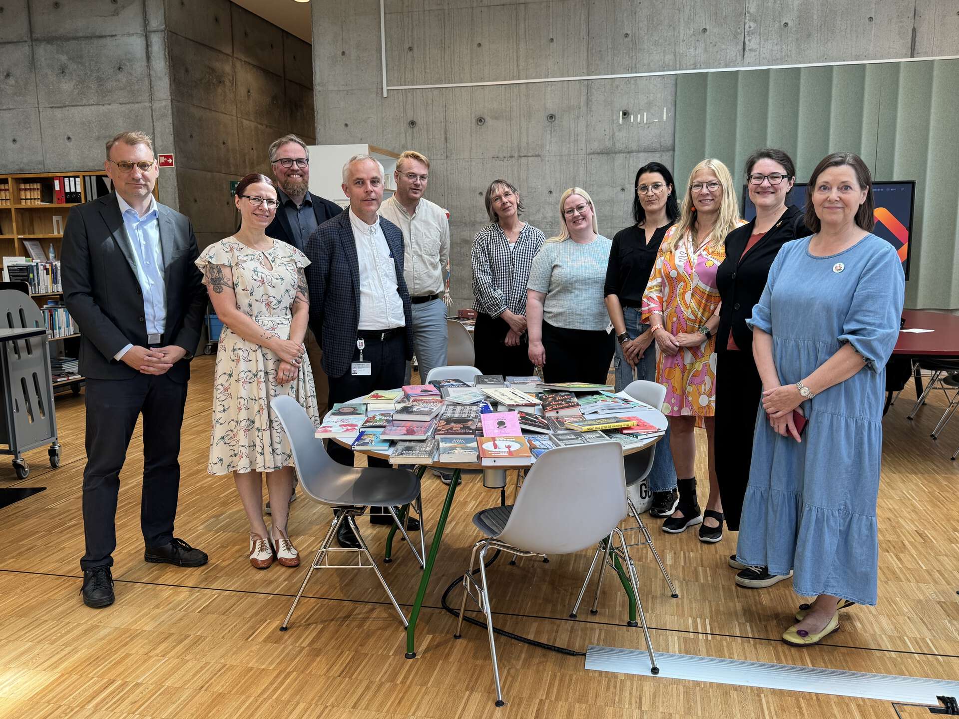 Bokoverrekkelse i biblioteket i Halden.