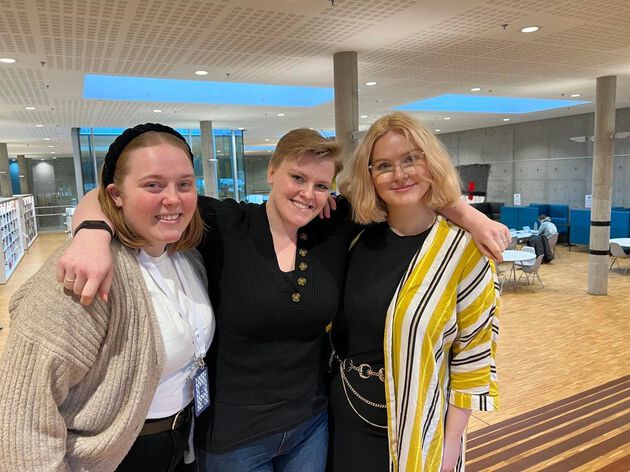 Bilde av de tre lærerstudentene Elise, Rakel og Christine