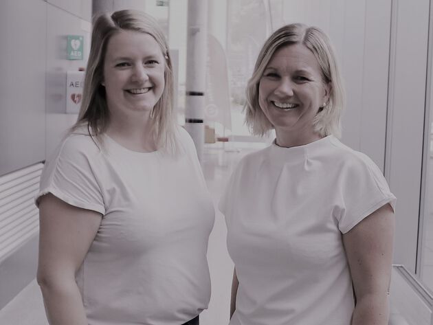 Bildet viser Cecilie Olandersson (t.v.) og Stine Brynhildsen (t.h.)