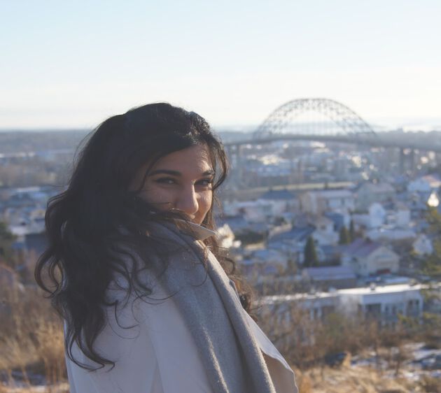 Pegah Sobbi studerer barnehagelærer ved Høgskolen i Østfold